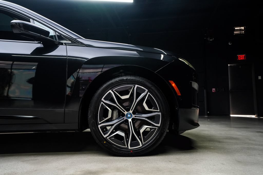 Used 2024 BMW iX xDrive50 w/ Convenience Package AWD/4WD image 9