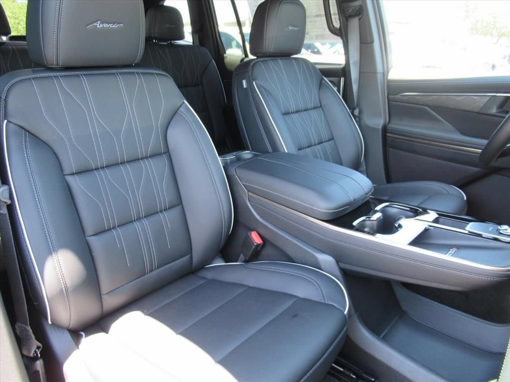 New 2026 Buick Enclave Avenir w/ Super Cruise Package FWD image 9
