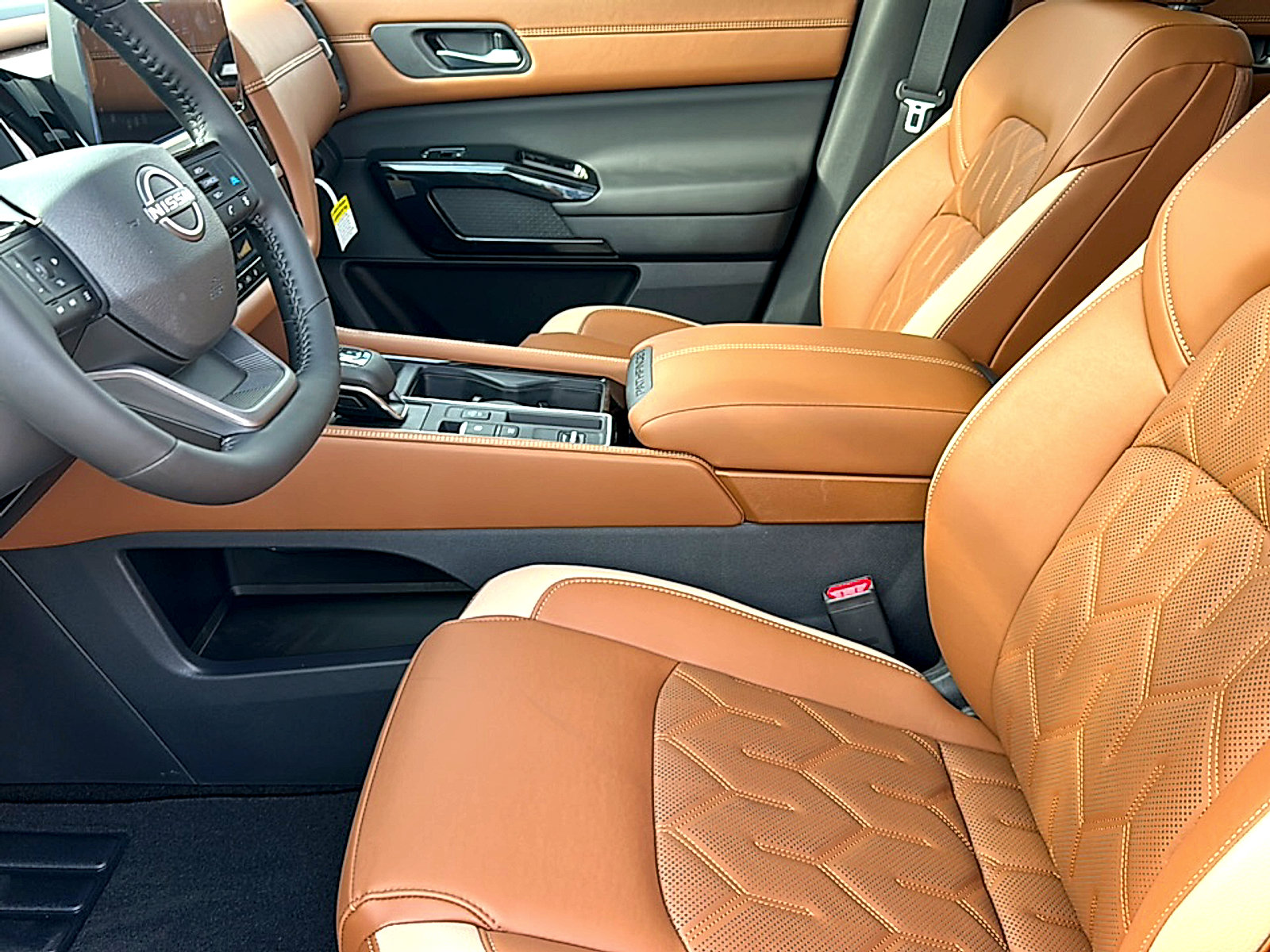 New 2026 Nissan Pathfinder Platinum w/ Cargo Package FWD image 10
