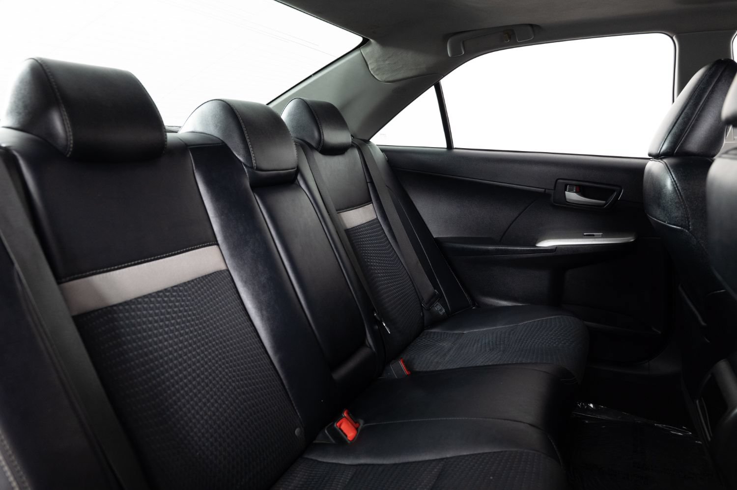 Used 2013 Toyota Camry SE w/ Convenience Pkg FWD image 22