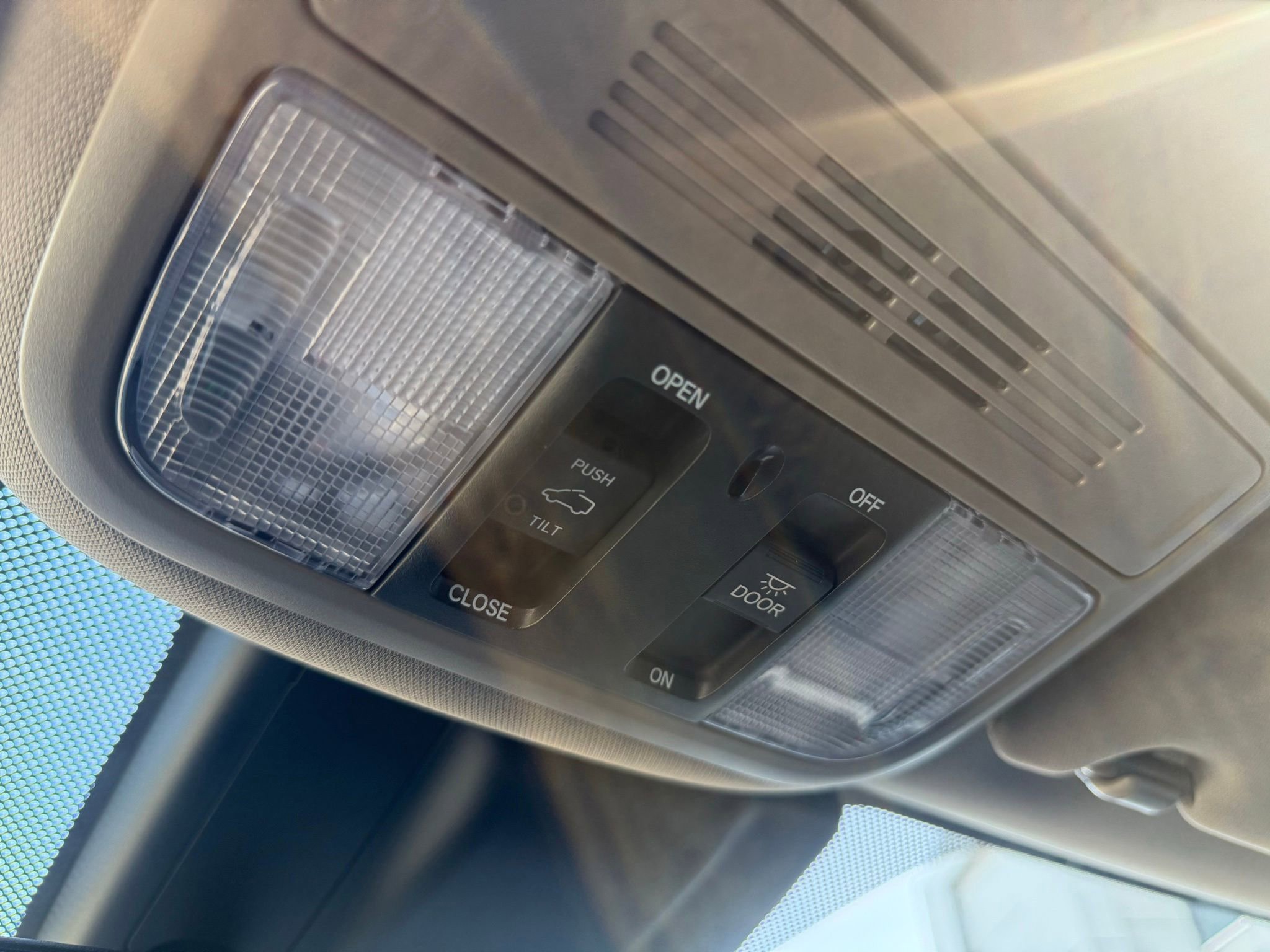 Used 2018 Honda Odyssey EX-L image 22