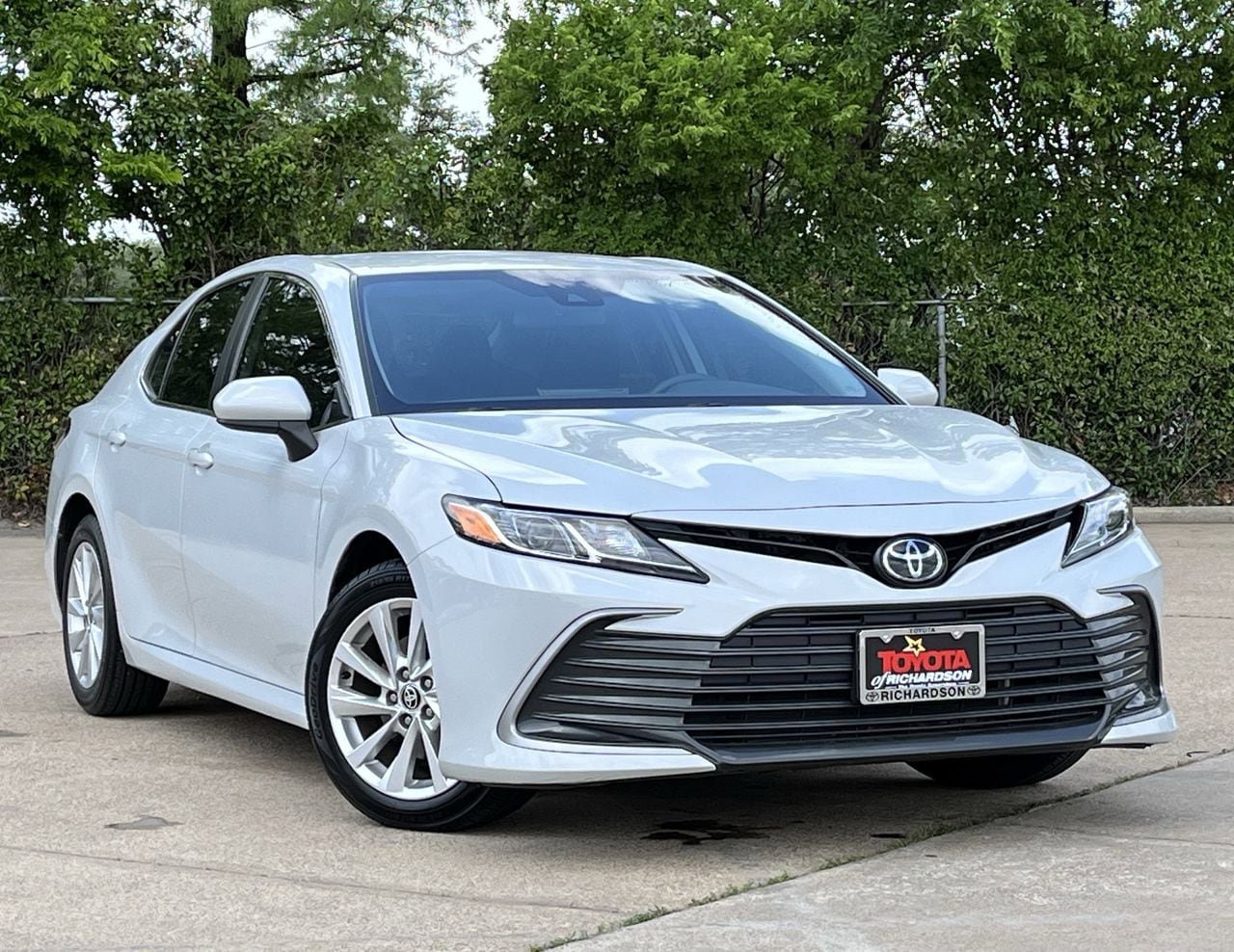 Used 2023 Toyota Camry LE FWD image 2