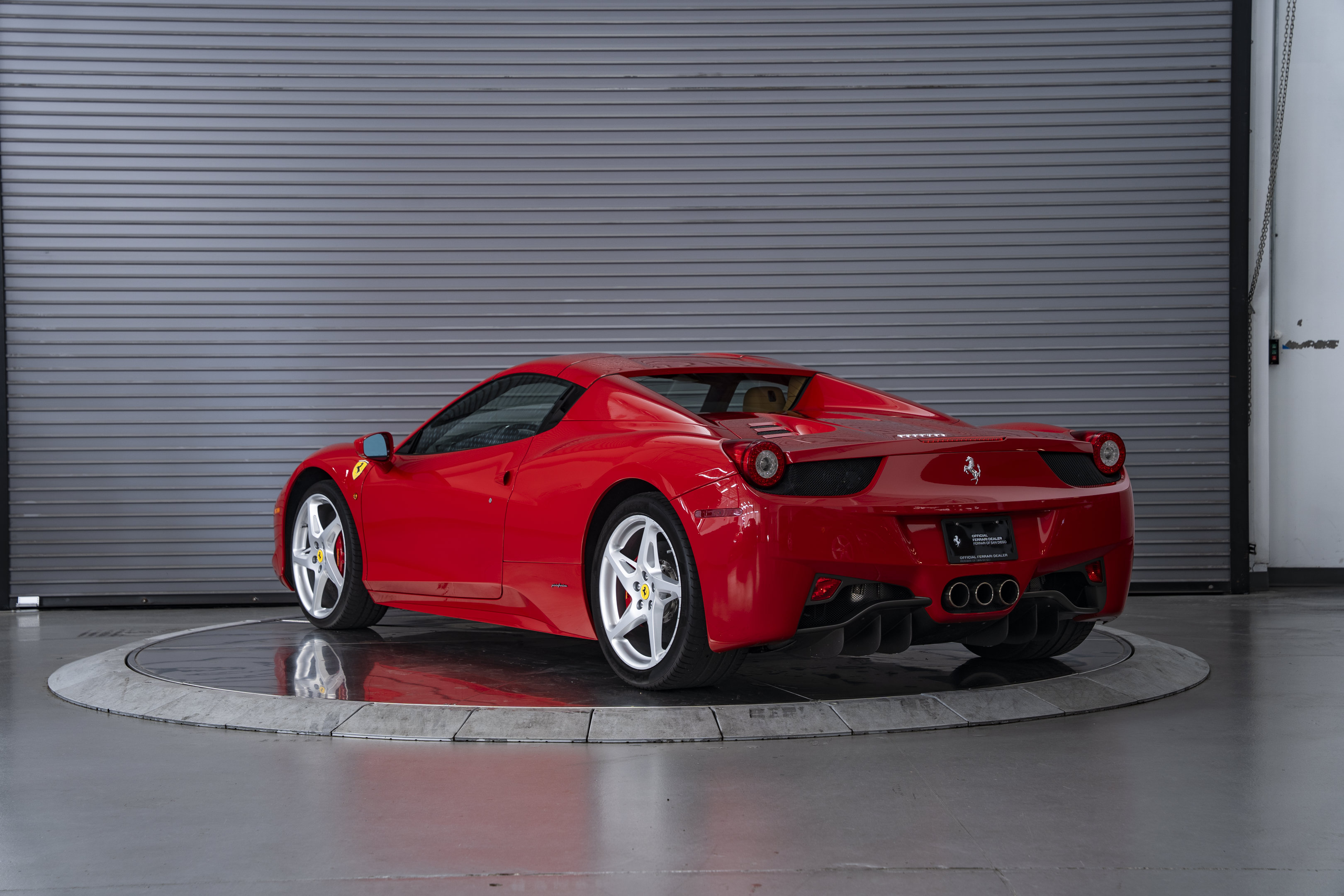 Used 2012 Ferrari 458 Spider RWD image 10