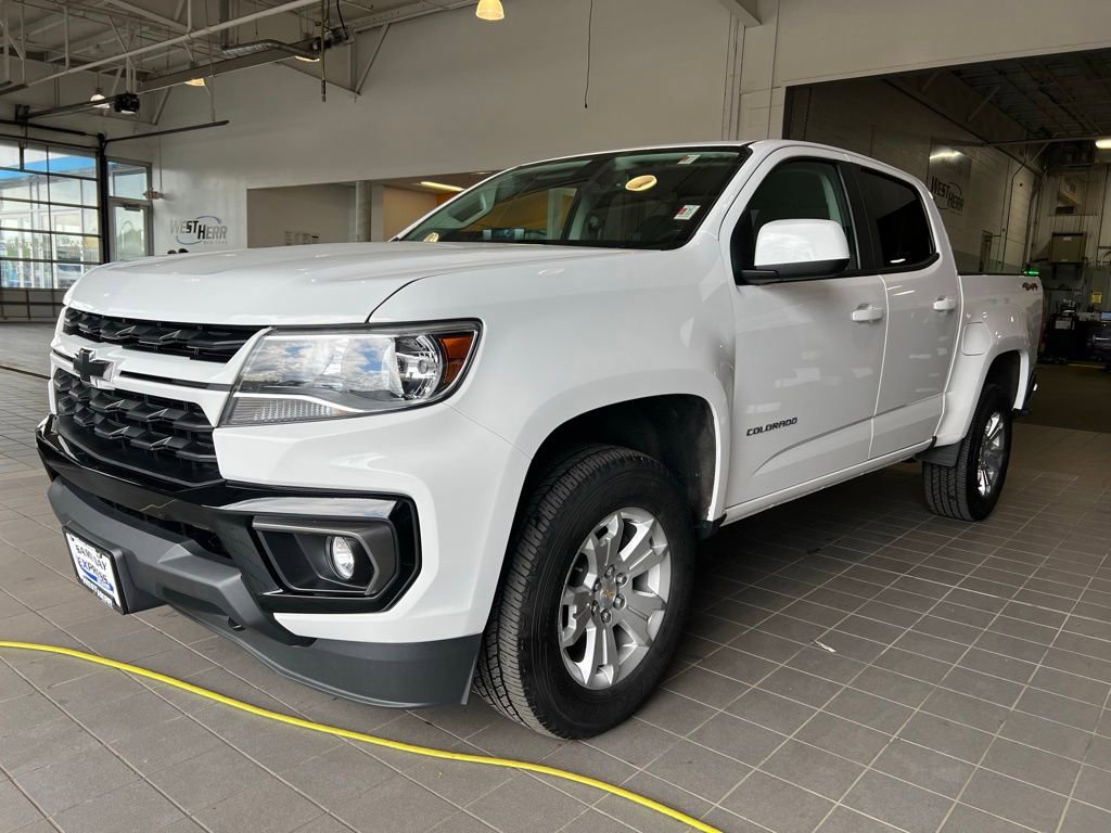 Used 2022 Chevrolet Colorado LT w/ LT Convenience Package AWD/4WD image 5