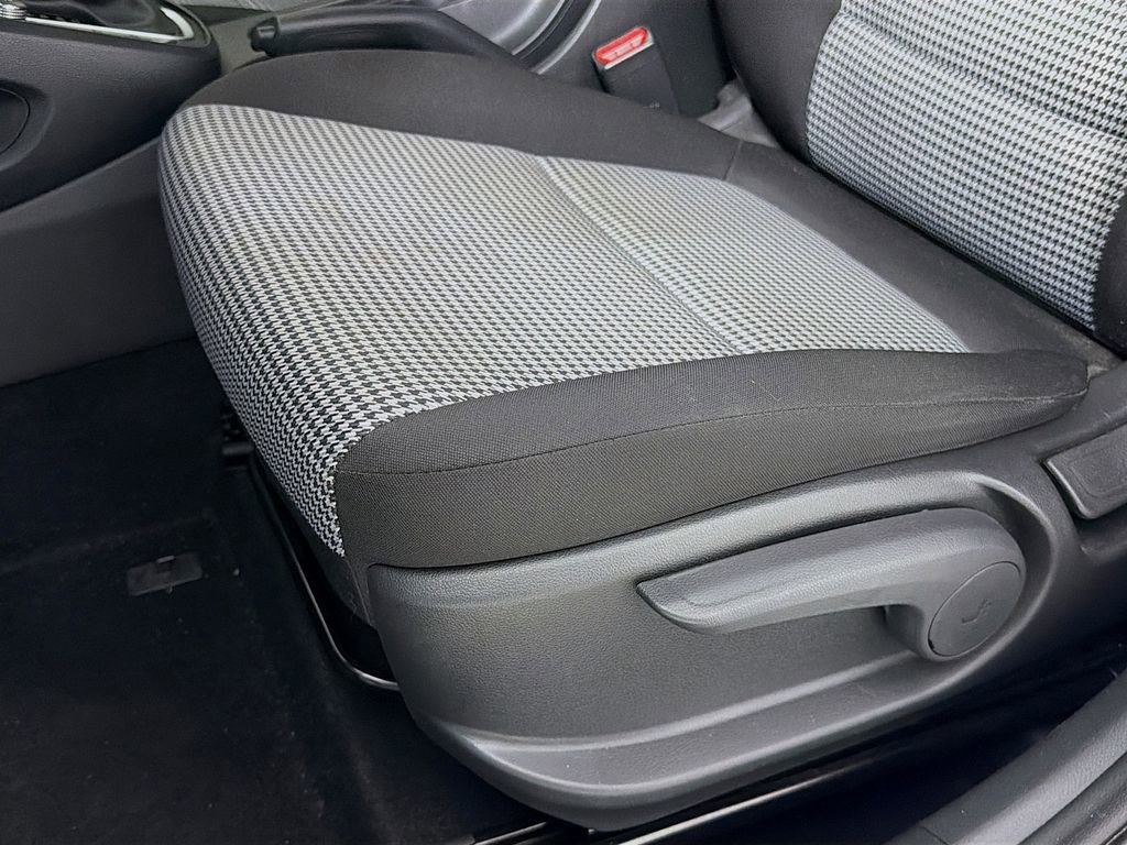 Used 2023 Hyundai Kona SE FWD image 22