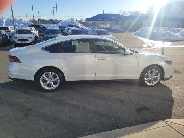 Used 2025 Honda Accord LX image 7