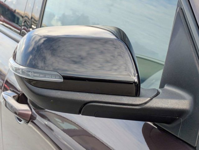 Used 2024 Chevrolet Traverse LT w/ Enhanced Driving Package FWD image 11