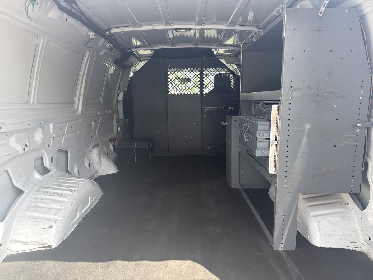 Used 2013 Ford E-150 and Econoline 150 w/ PWR Group RWD image 6