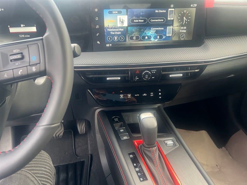 Used 2025 Nissan Kicks SR image 19