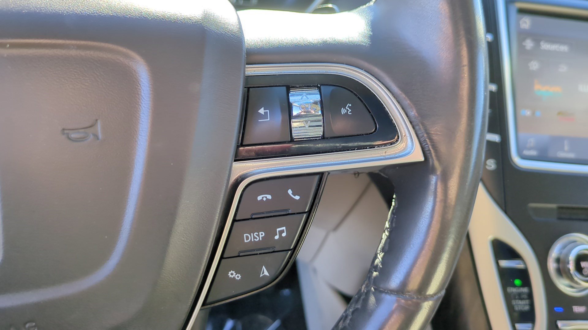 Used 2020 Lincoln Nautilus Reserve w/ Equipment Group 201A image 19