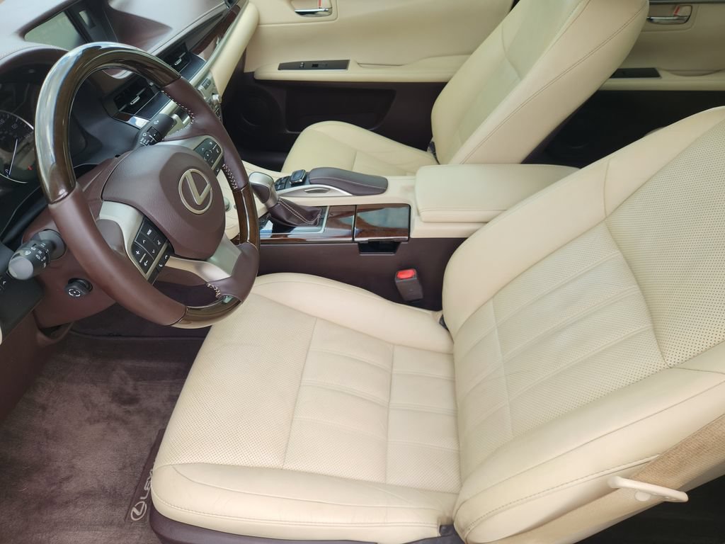 Used 2016 Lexus ES 350 w/ Luxury Package w/Wood Trim FWD image 12