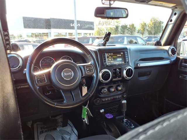 Used 2014 Jeep Wrangler Unlimited Rubicon w/ Connectivity Group image 17