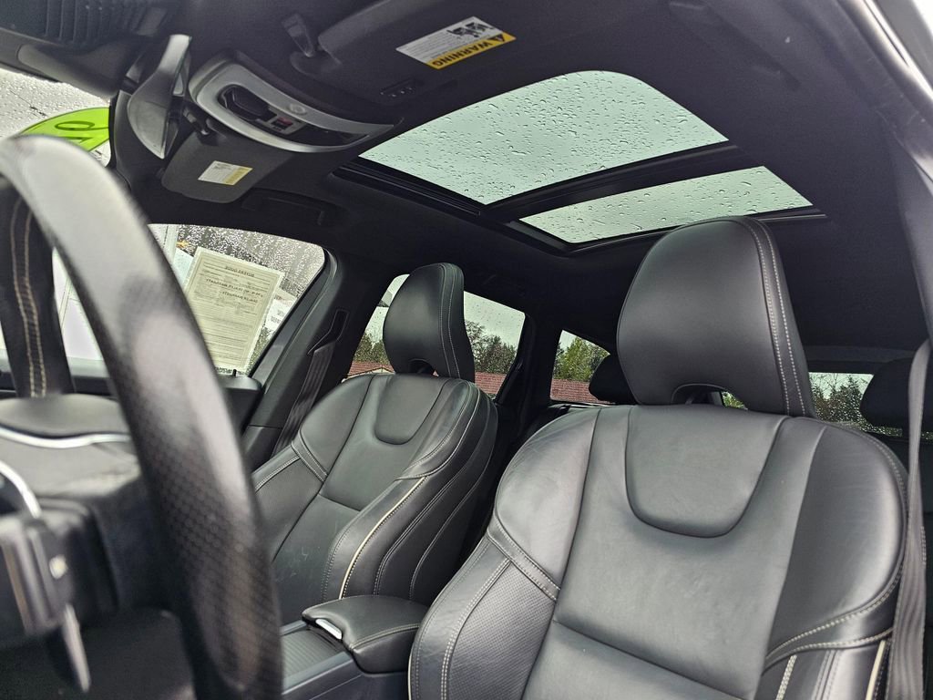 Used 2016 Volvo XC60 T6 R-Design Platinum w/ Climate Package image 21