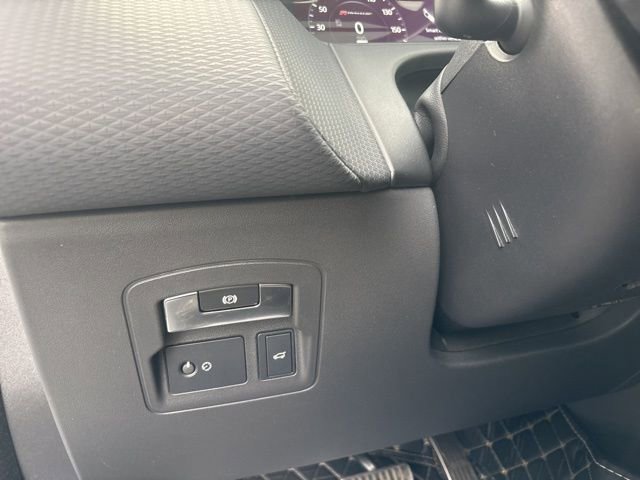 Used 2019 Land Rover Range Rover Velar R-Dynamic SE image 29