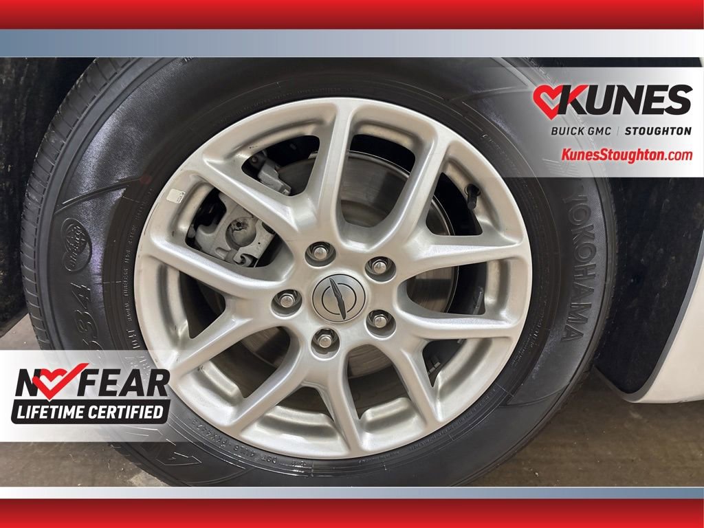 Used 2024 Chrysler Pacifica Touring-L FWD image 14