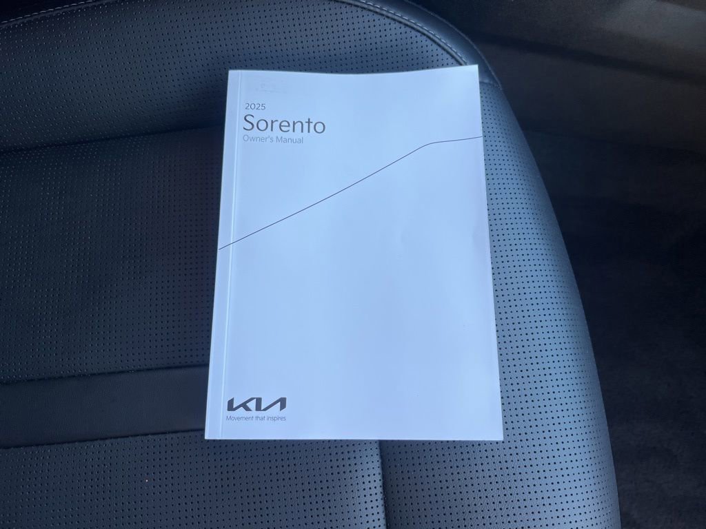 Certified 2025 Kia Sorento S image 26