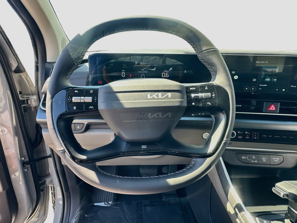 New 2027 Kia Carnival FWD image 11