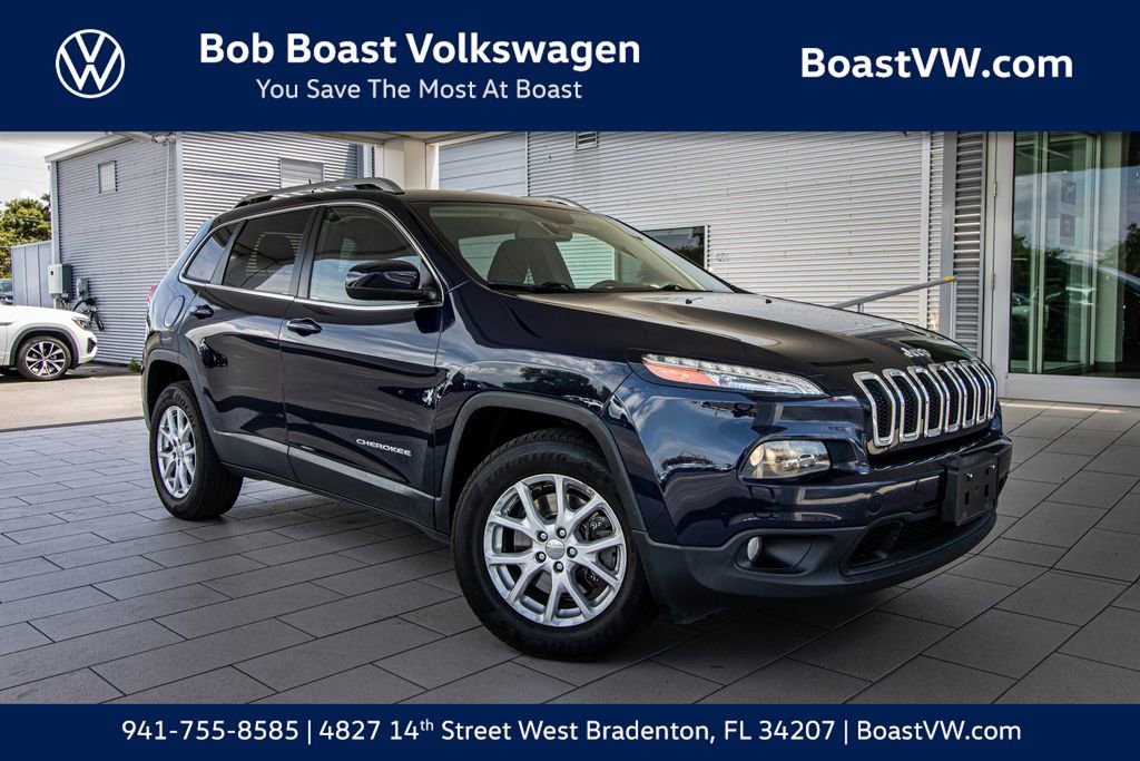 Used 2015 Jeep Cherokee Latitude w/ Cold Weather Group AWD/4WD image 1