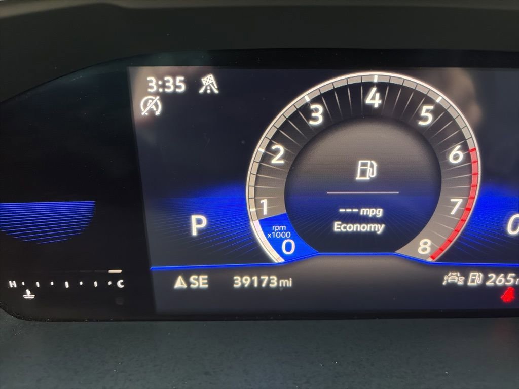 Used 2022 Volkswagen Tiguan SE image 15