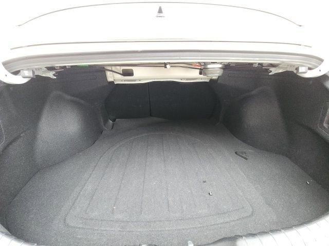 Used 2025 Hyundai Elantra Limited image 9