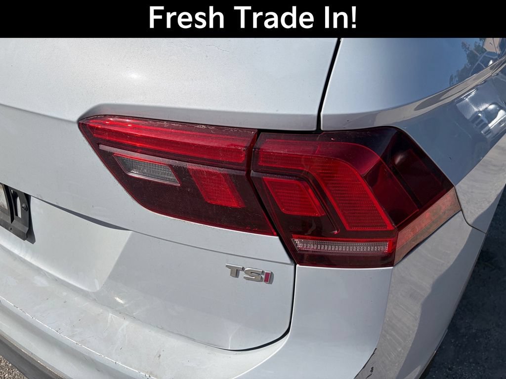 Used 2018 Volkswagen Tiguan SEL FWD image 10