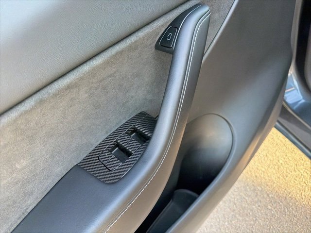 Used 2021 Tesla Model Y Long Range image 21