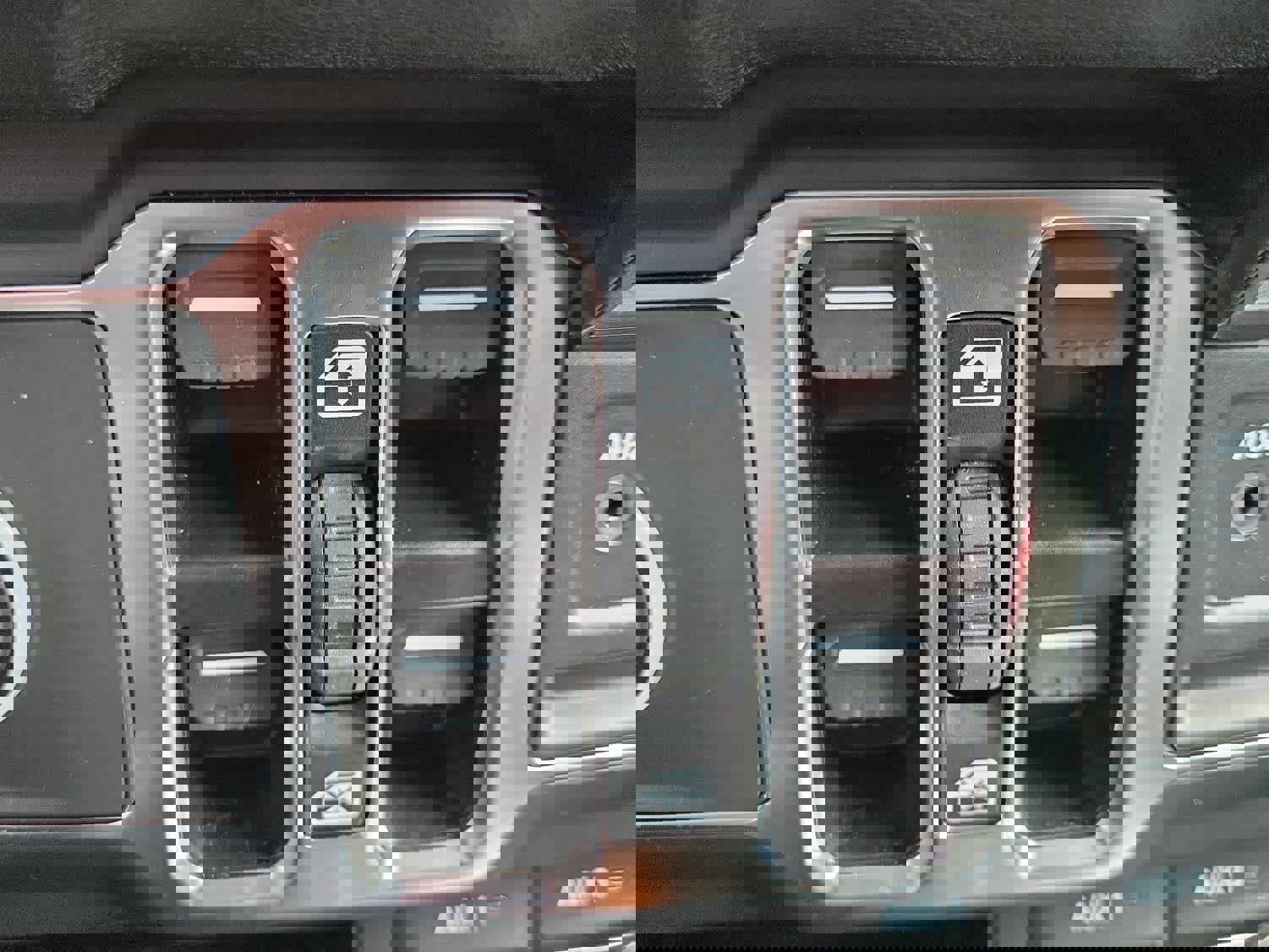 Used 2025 Jeep Gladiator Sport image 52