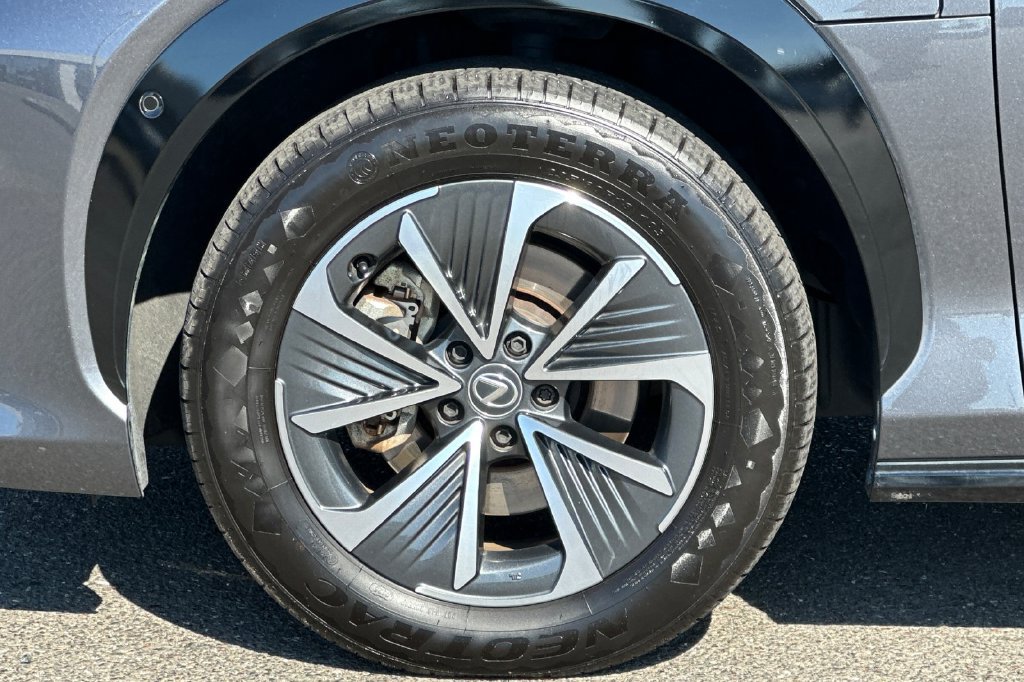 Used 2023 Lexus RZ 450e Premium w/ Technology Package AWD/4WD image 32