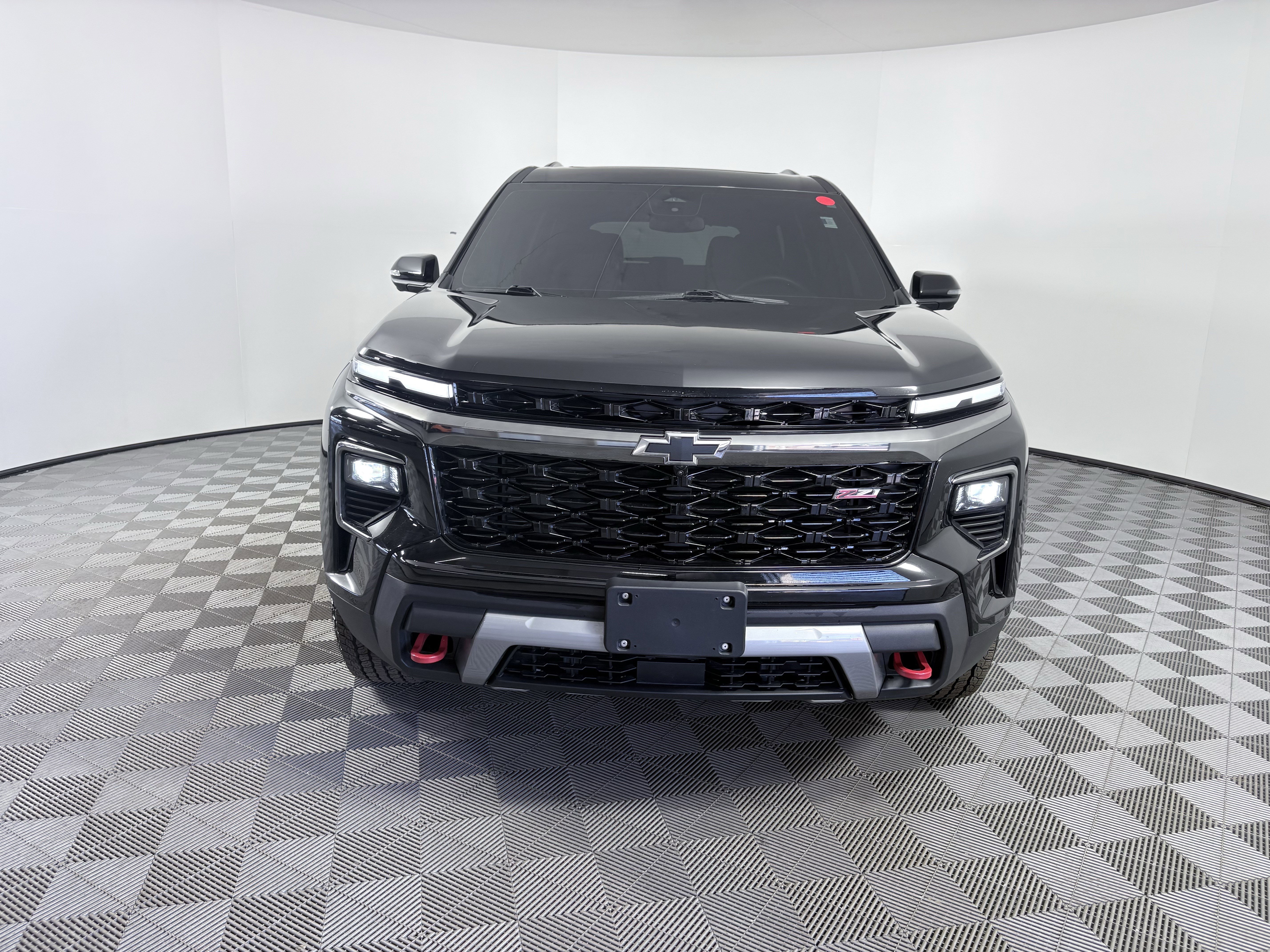 Used 2024 Chevrolet Traverse Z71 image 9