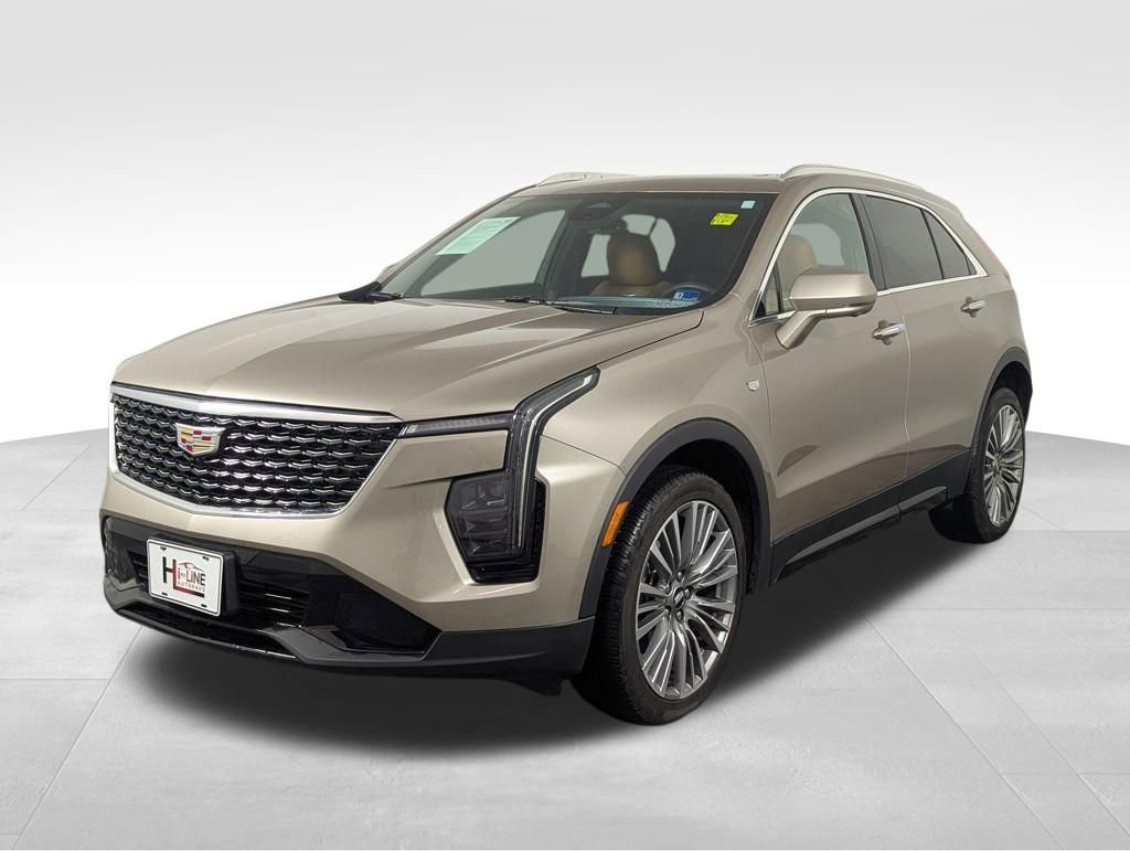 Used 2025 Cadillac XT4 Premium Luxury image 2
