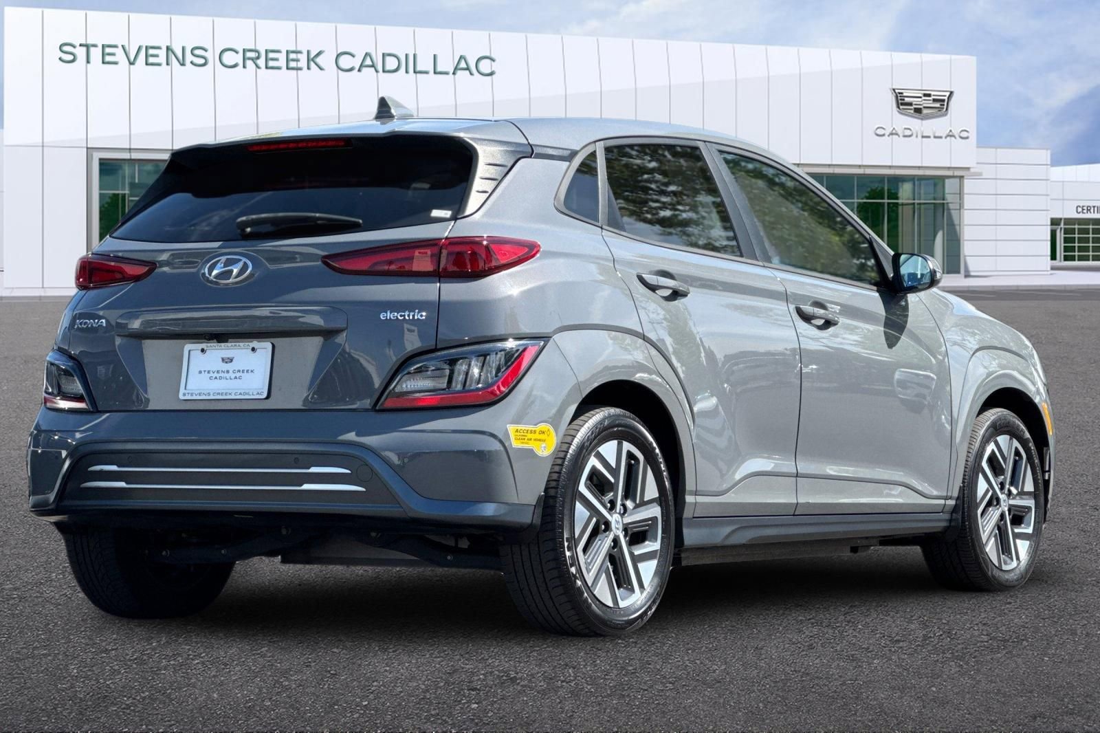 Used 2022 Hyundai Kona Limited image 3