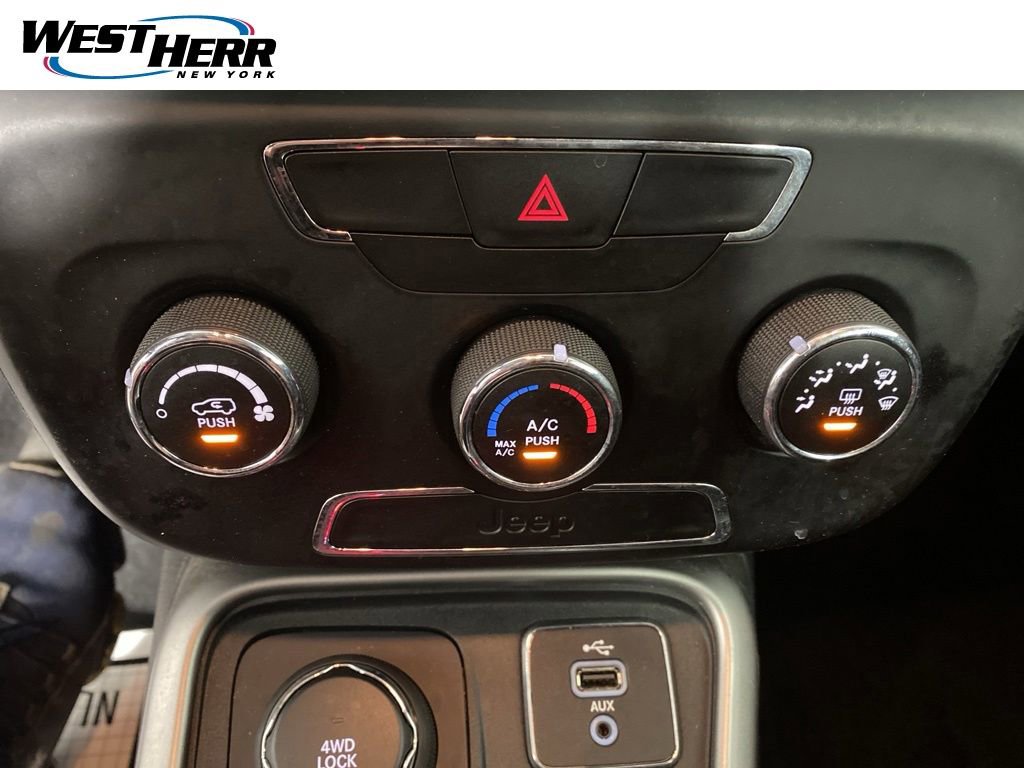 Used 2018 Jeep Compass Latitude AWD/4WD image 31