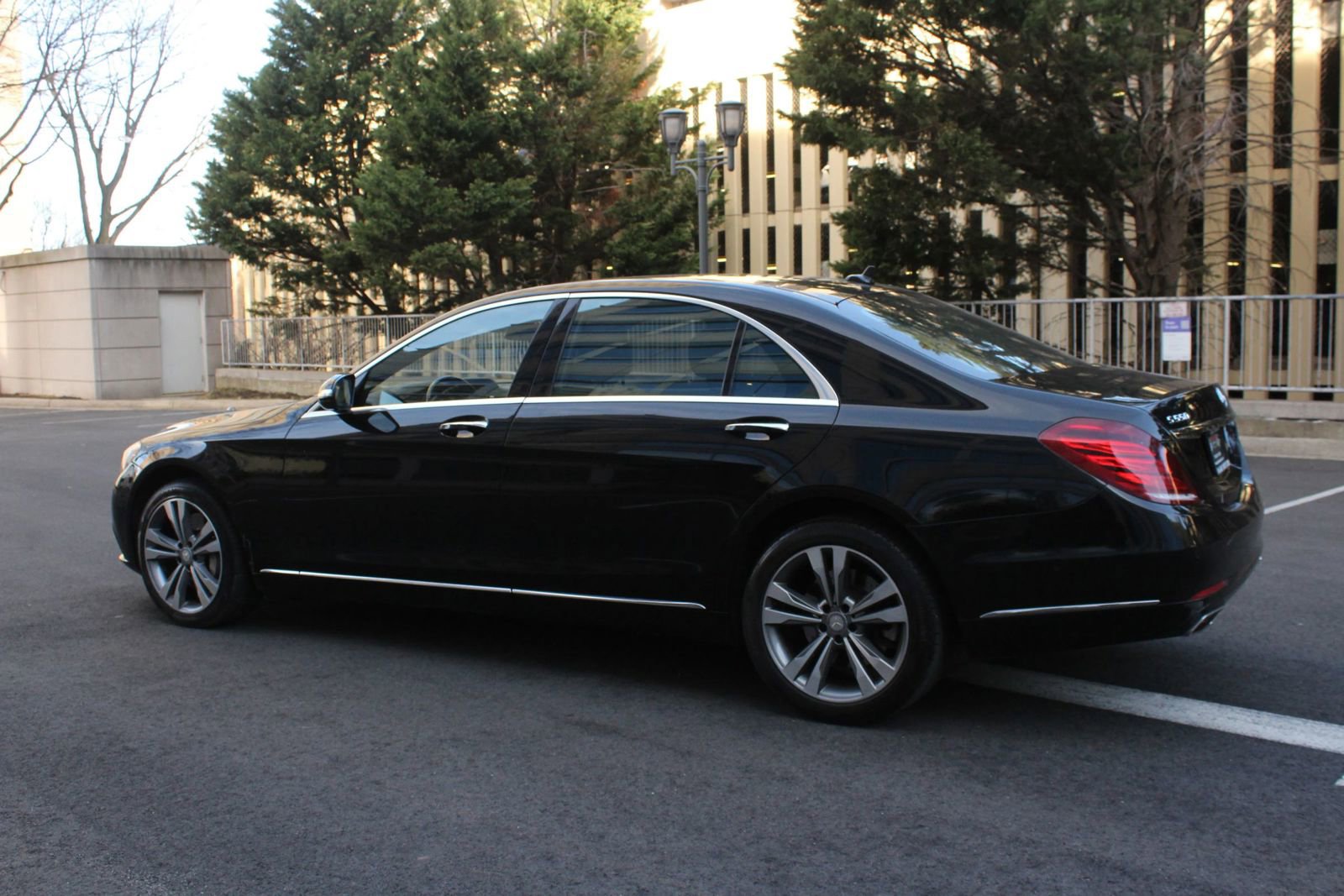 Used 2015 Mercedes-Benz S 550 4MATIC Sedan image 9