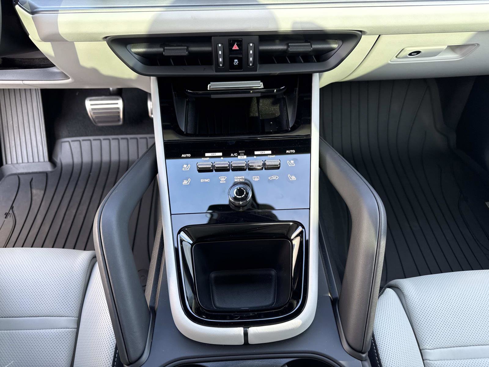 Used 2024 Porsche Cayenne S image 30