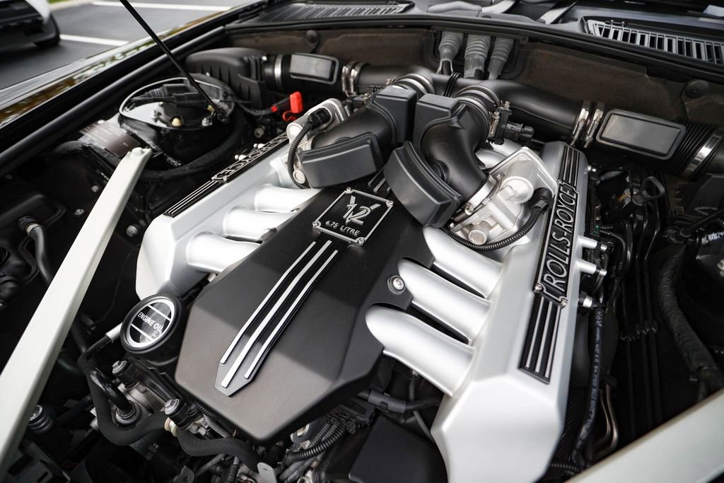 Used 2010 Rolls-Royce Phantom Drophead Coupe image 30