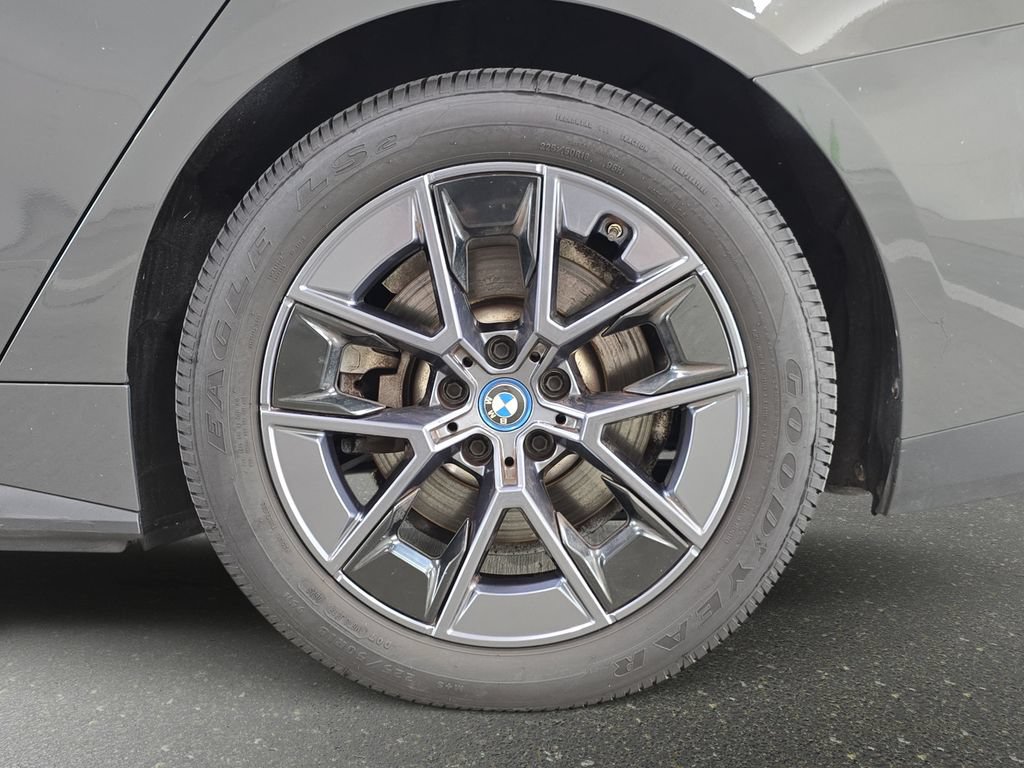 Used 2023 BMW i4 eDrive35 RWD image 29