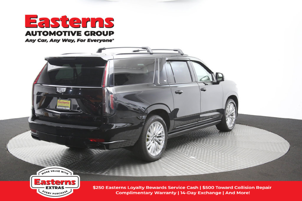 Used 2024 Cadillac Escalade ESV Sport Platinum w/ LPO, ONYX Package AWD/4WD image 49