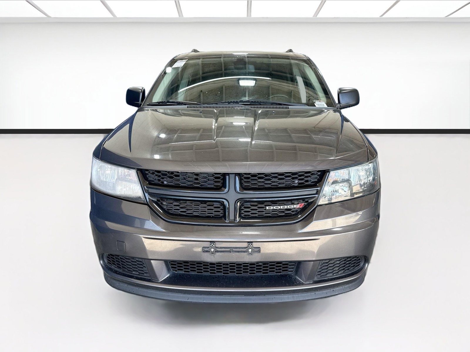 Used 2018 Dodge Journey SE w/ Connectivity Group FWD image 2