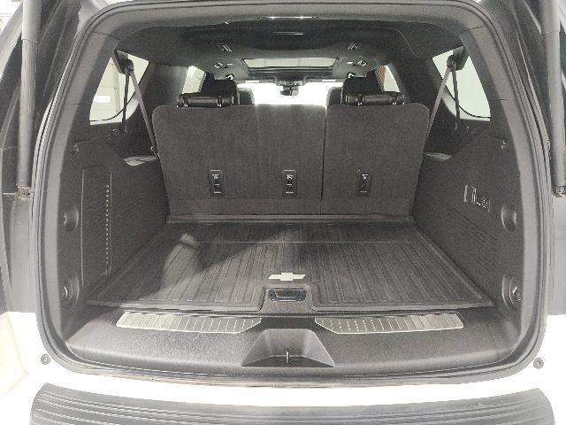 Used 2023 Chevrolet Suburban High Country AWD/4WD image 18