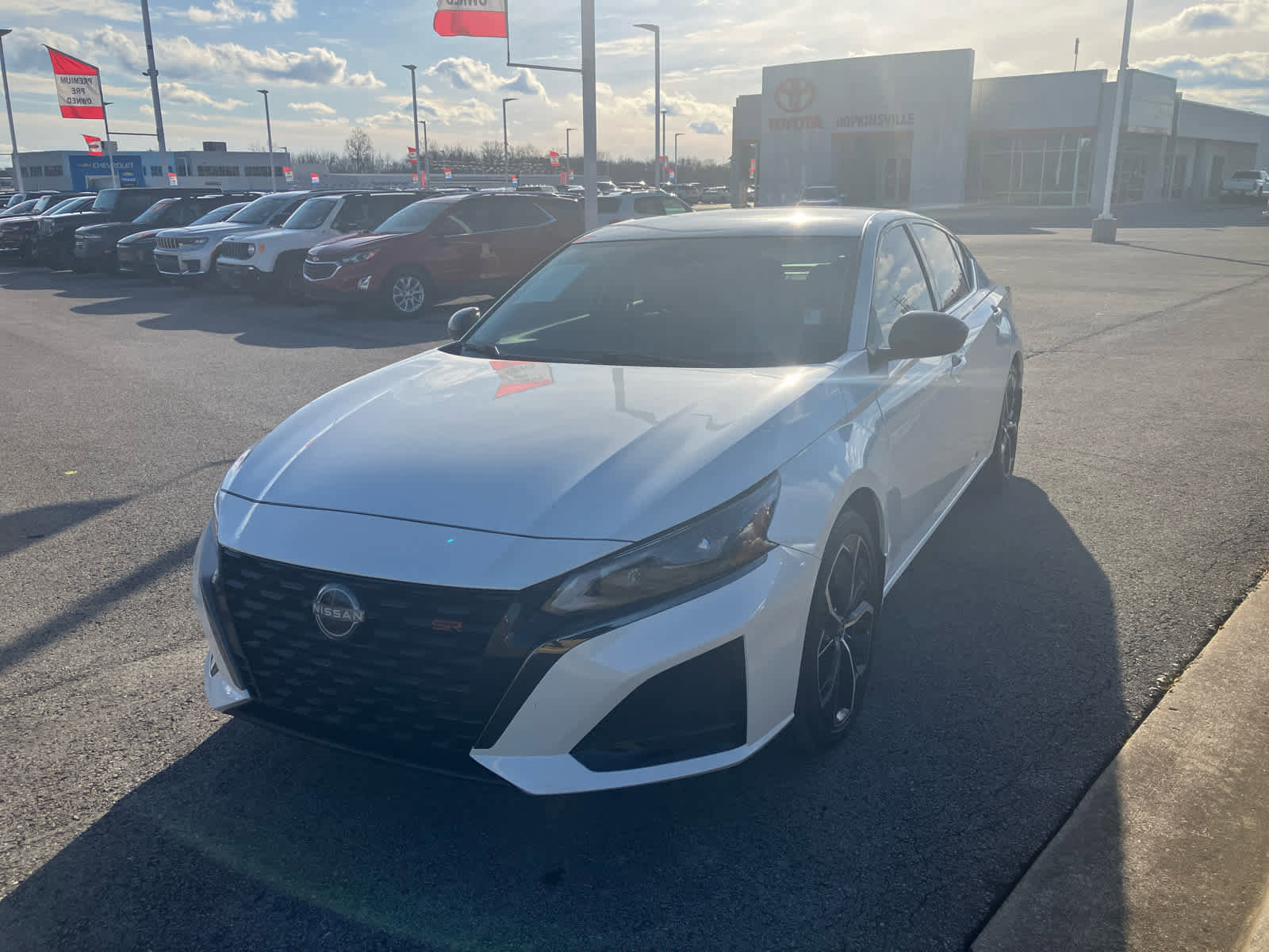 Used 2024 Nissan Altima 2.5 SR image 3