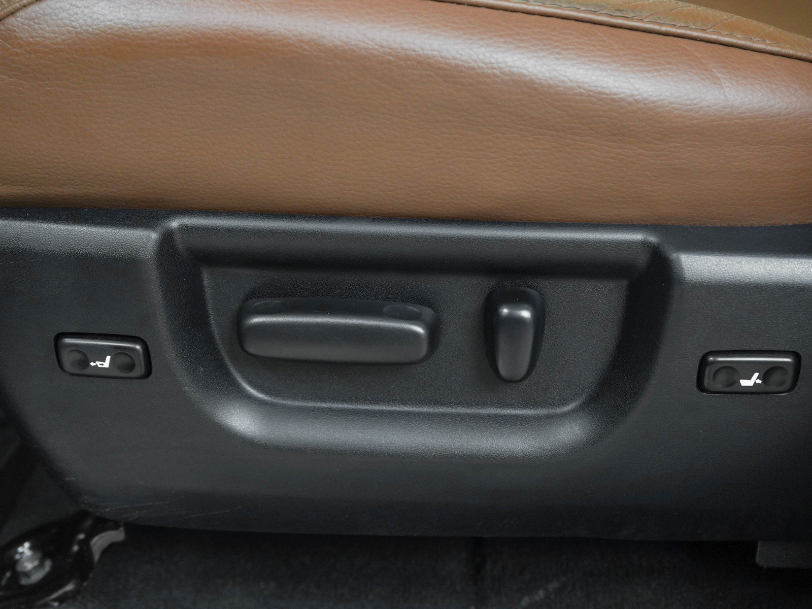 Used 2019 Toyota Sequoia Platinum AWD/4WD image 30