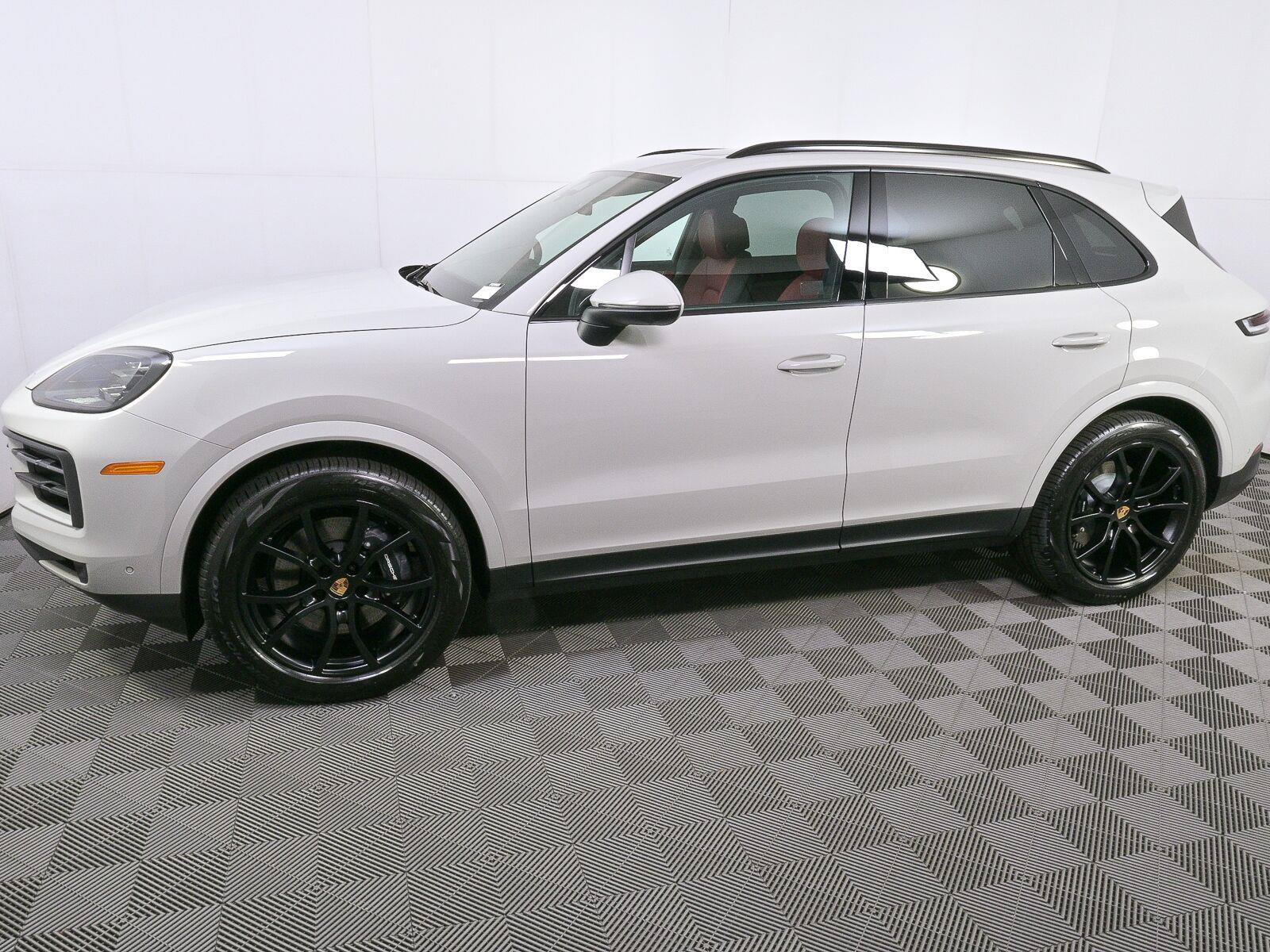 New 2026 Porsche Cayenne AWD/4WD image 2