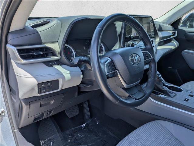 Certified 2024 Toyota Highlander LE FWD image 10