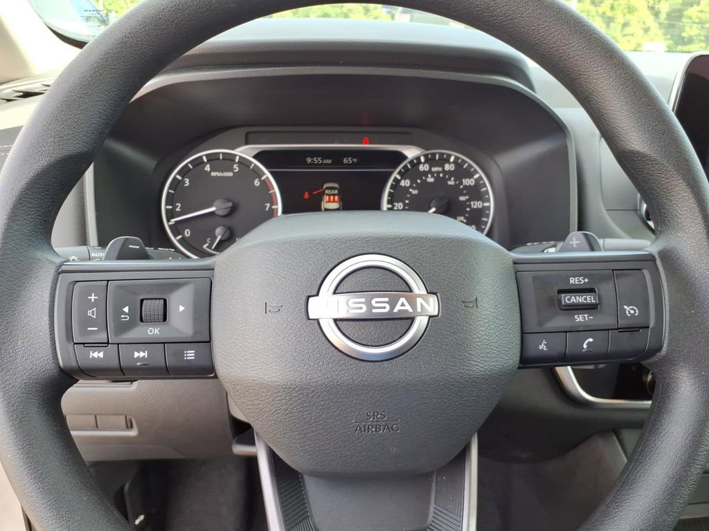 Certified 2025 Nissan Rogue S FWD image 9
