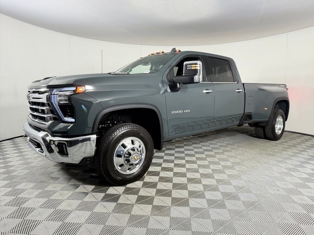 Used 2026 Chevrolet Silverado 3500 LTZ w/ LTZ Plus Package AWD/4WD image 8