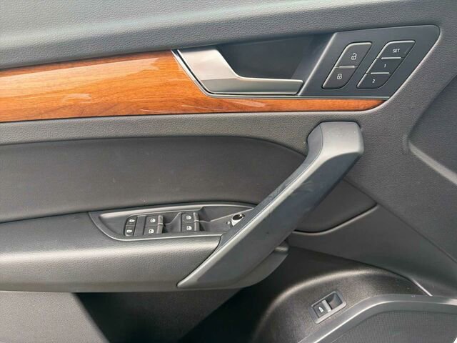 Used 2023 Audi Q5 2.0T Premium w/ Convenience Package AWD/4WD image 13