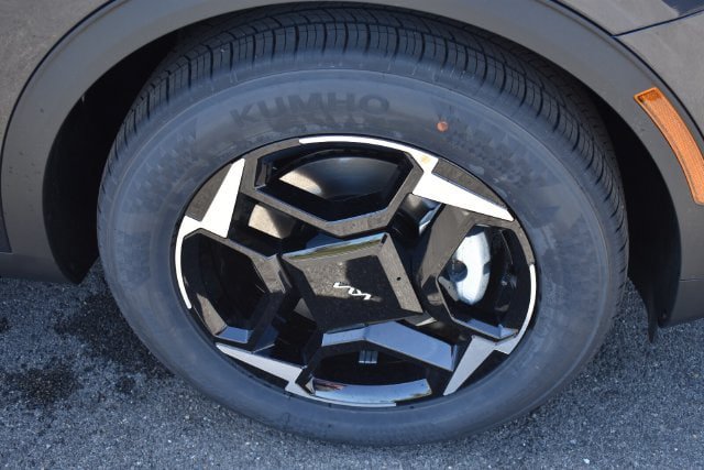 New 2026 Kia Sportage EX FWD image 12