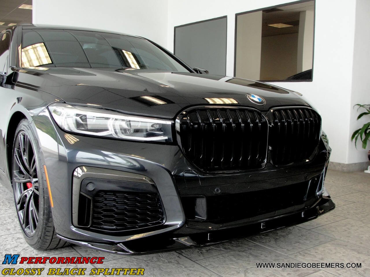 Used 2022 BMW 740i w/ M Sport Package image 6