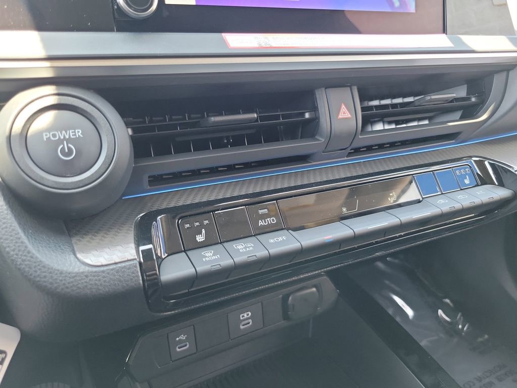 Used 2026 Toyota Prius XLE FWD image 12