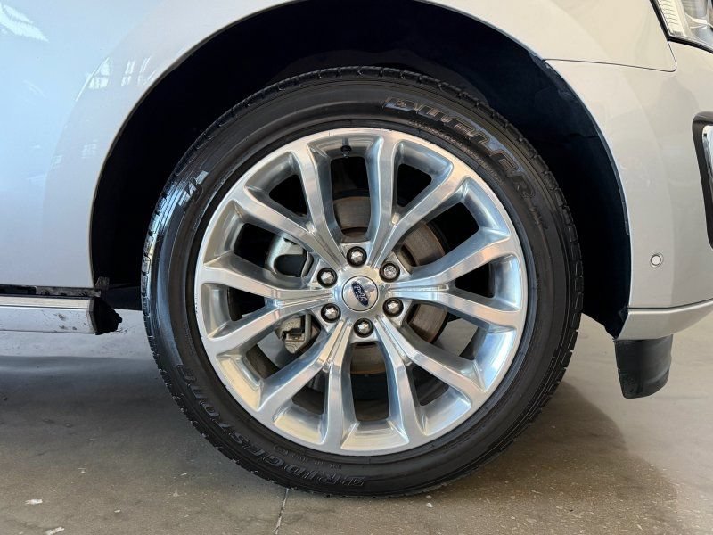 Used 2019 Ford Expedition Platinum AWD/4WD image 10